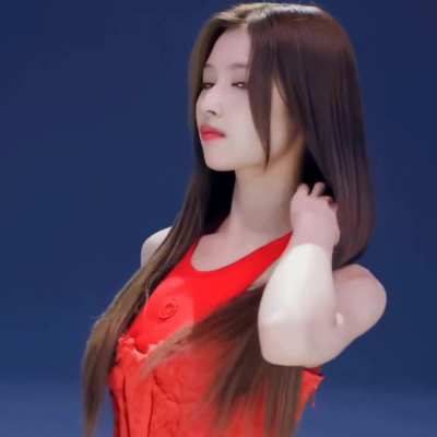 Sana Hair Flip