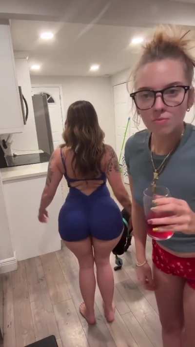 Its kaai live twerk comp pt2