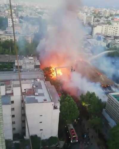 Momento en el que cae el campanario de la iglesia y se escucha al espíritu santo.