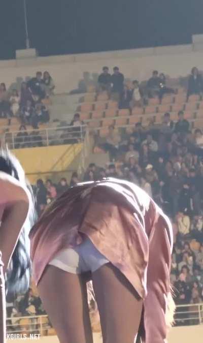 Jeongyeon wants your applause. Are you not entertained?