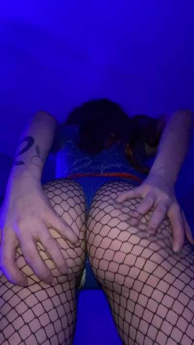 With great fishnets comes great responsibility