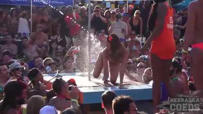 Amateur contest done right