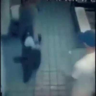 bruh moment 😳 😳 😳