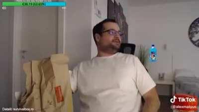 Când comanzi sosul greșit