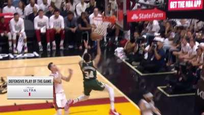 [Highlight] Jrue Holiday pickpockets the ball from Butler and then Giannis gets the layup in the transition!