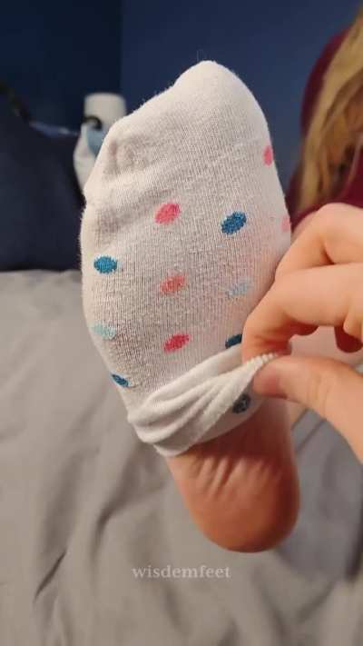 Revealing my pretty blue toes 🤭