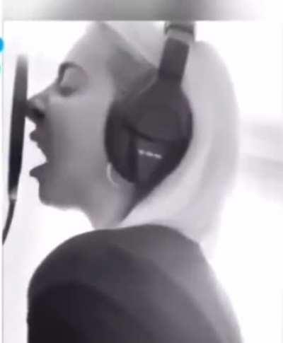 Not everyone can sing without auto tune