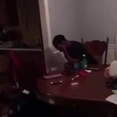 Karı kız bulursunuz da böyle arkadaşlık zor bulursunuz beyler