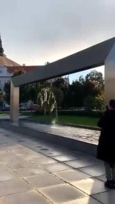 A simple clock water fall