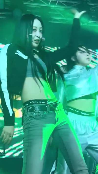 Yves (Ex-Loona / Soloist)