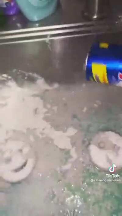 Mixing all these cleaning products so randomly is a setup for disaster