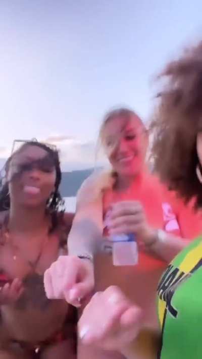 Kiyajuliet_ - Video #2369