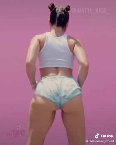 Ok now watch it again and look at her shorts...