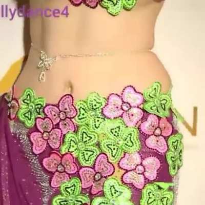 Flexing her Sexy Body...!