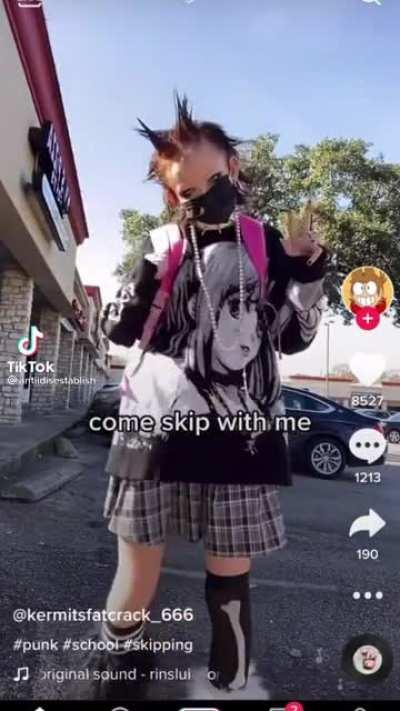 Idk why they put a kid getting mad at fortnite as the sound but it's still cringe