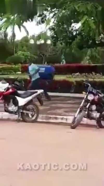 Smol stick vs big pp stick