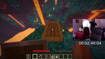 נקבה עושה ספידראן מקצועי ללא בעיות.