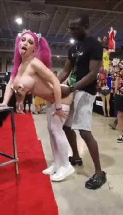 A really hot Bbc's public pounding gifs 😝