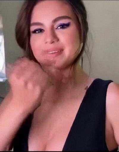 Selena Gomez giving you a JOI