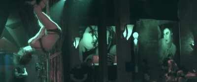 Jessica Biel, stripping