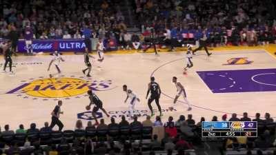 [Highlight] Kevon Harris explodes onto the Lakers