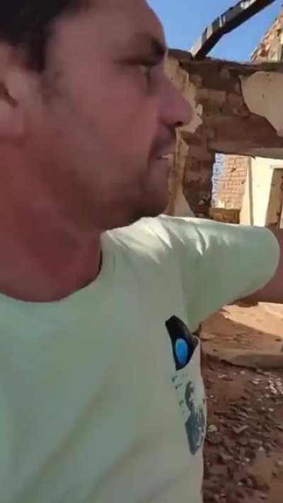 Esse aqui achei no reddit '-'