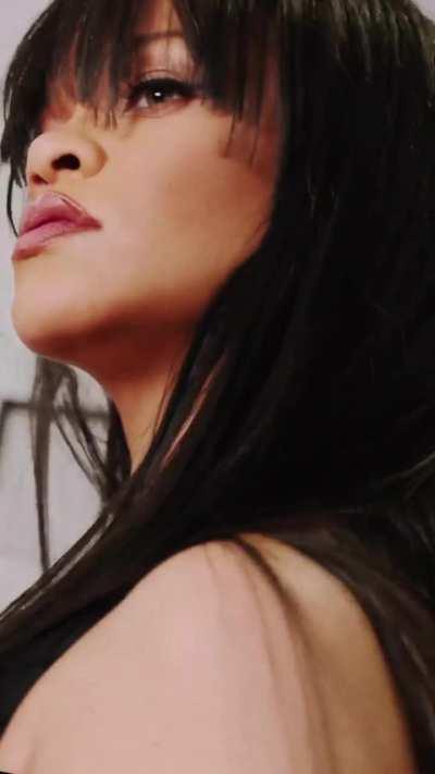 Rihanna Pregnant Vid