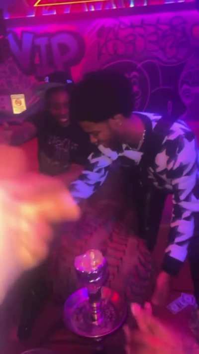 Twerking at her party🍑