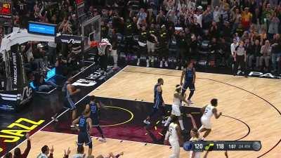 [Highlight] Collin Sexton blocks Clarke and finds Olynyk for the clutch 3! Sexton had 19 PTS, 4 AST and a timely block in his first start for Utah.