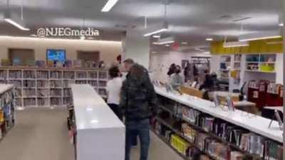 Man assaults undercover cop