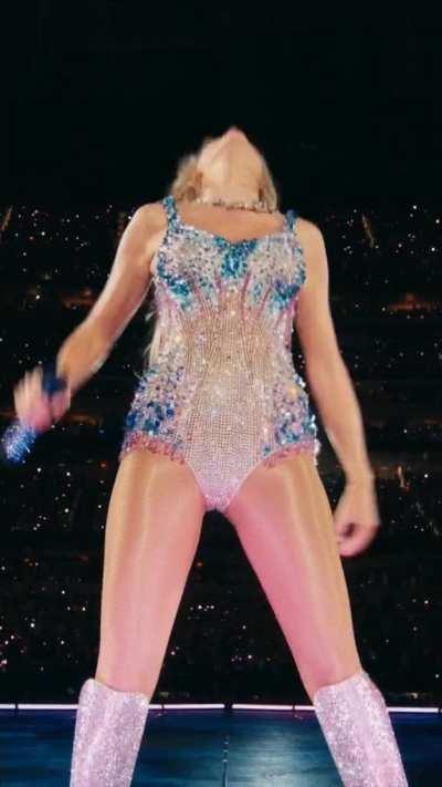 Taylor Swift - Eras Tour front row