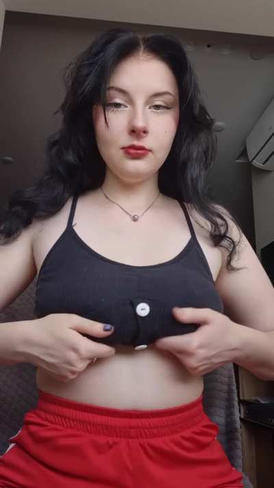 You can spend more hot time with me in my 💋FREE💋 OnlyFans! Link in the comments😋🔥