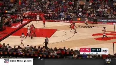 [Highlight] Andre Drummond gives the Bulls the lead with his third three pointer of the game. He is three for three on three pointers tonight.