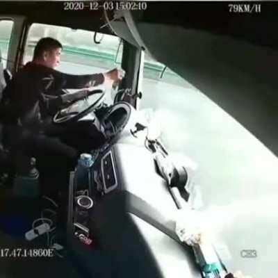 DO NOT text while driving