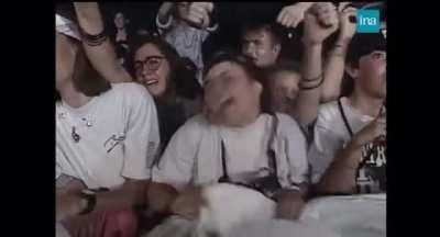 Les fans intenses de Patrick Bruel (archive INA)