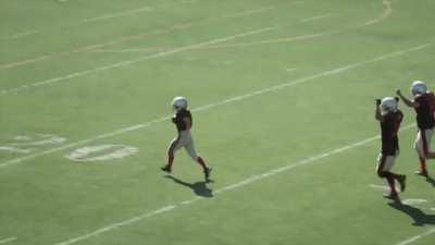 Yo haciendo mierda a mi primito luego de burlarse de mi por dejarlo ganar en un jueguito