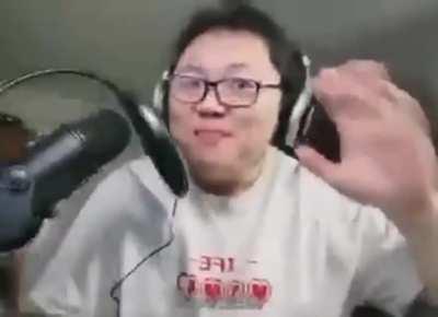 I SUPPORT THE CHINESE GOVERMENT🐸💢🇦🇴