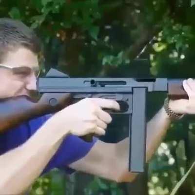 Aluno quieto é refutado: