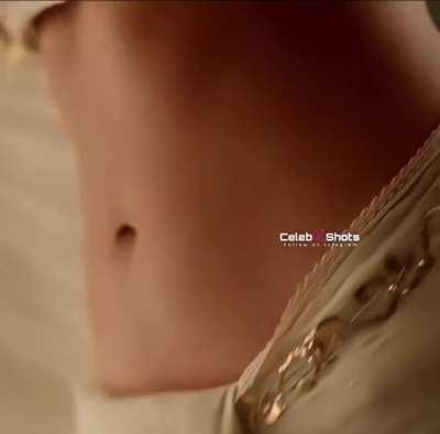 Alia bhatt milky navel 🤤