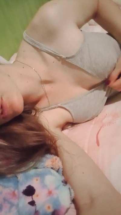 REAL FARMER GIRL 💗 18 Y.O 💗 Interactive with all fans 💕 Dick ratings 🥒- Customs 👅- Solo 🔥 (Anal Vaginal, and much more) 💗 DAILY Post :) 💦 Come to see me and we can CUM together 🤫