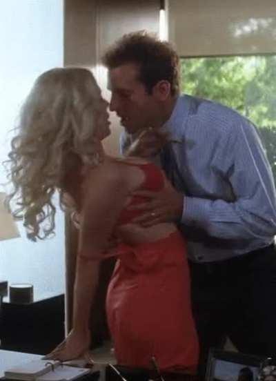 Scarlett Johansson a Classic Beauty