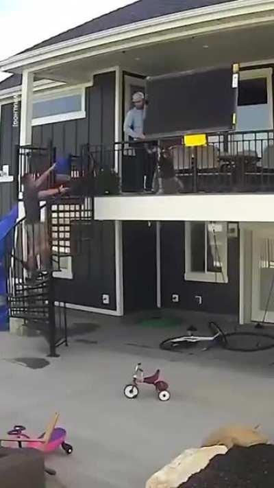 WCGW Trying to go down backwards a spiral staircase with a 60