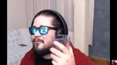 Dilcilerin dil okuma sebebi;