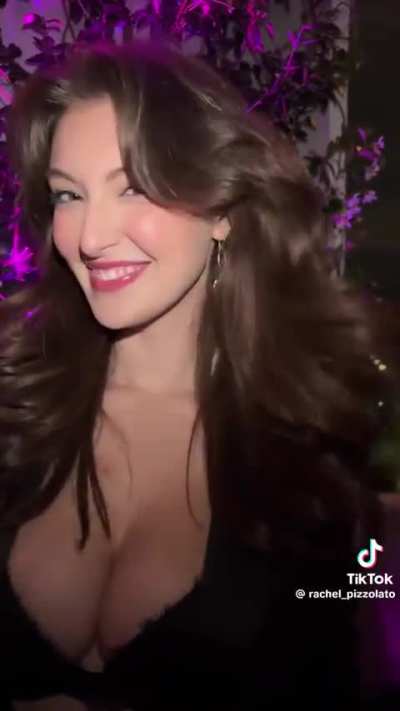 She’s so sexy 💜