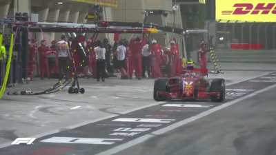 Bahrain 2018, Raikkonenn accidentally injured a mechanic due to miscommunication, ending his race