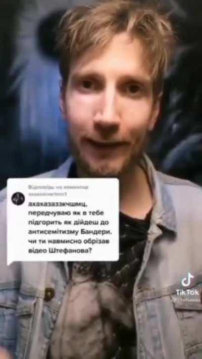 Бандеровец-активист рассказал о том, что Бандера строил синагоги и школы для еврейских детей. Ну, евреям объяснил, теперь пусть ещё полякам объяснит как и Бандера любил