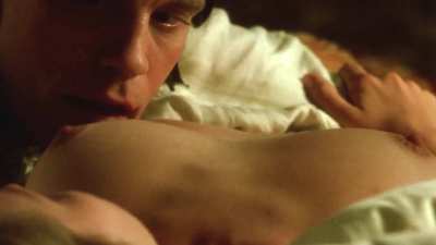 [Topless] Uma Thurman (18 years old) debut in Dangerous Liaisons (1988)