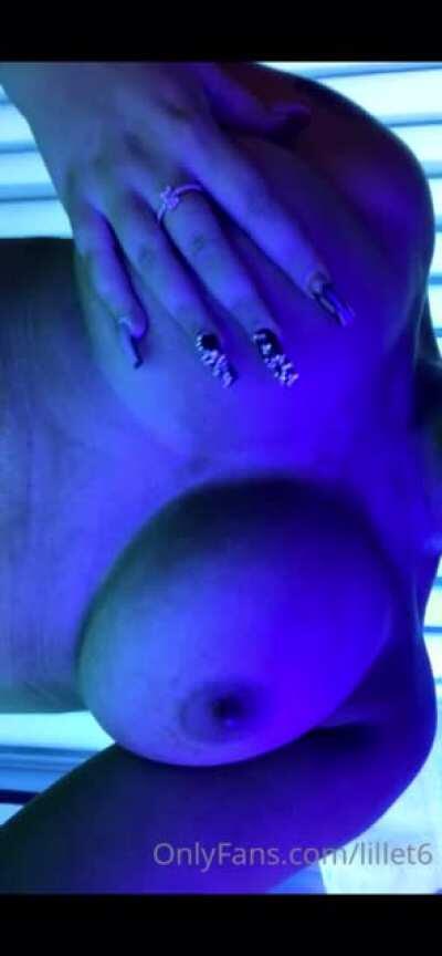 I honestly prefer collettes tits over Sam’s just something about them there just a perfect size for me