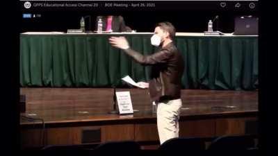 Grosse Pointe teacher roasts Board of Education before resigning publicly