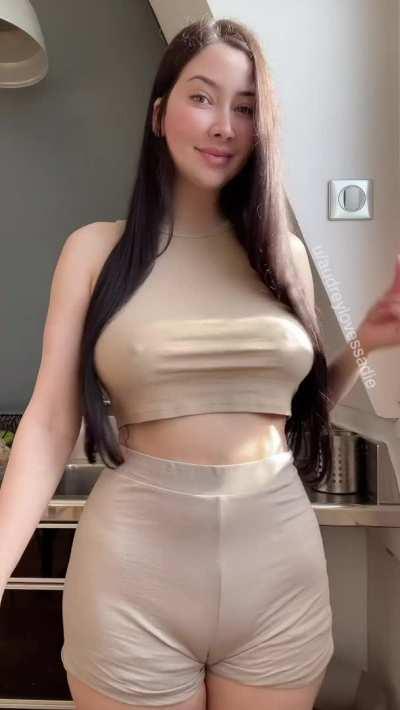 Wanna see a magic trick? When I click my fingers, all my clothes disappear! 😏